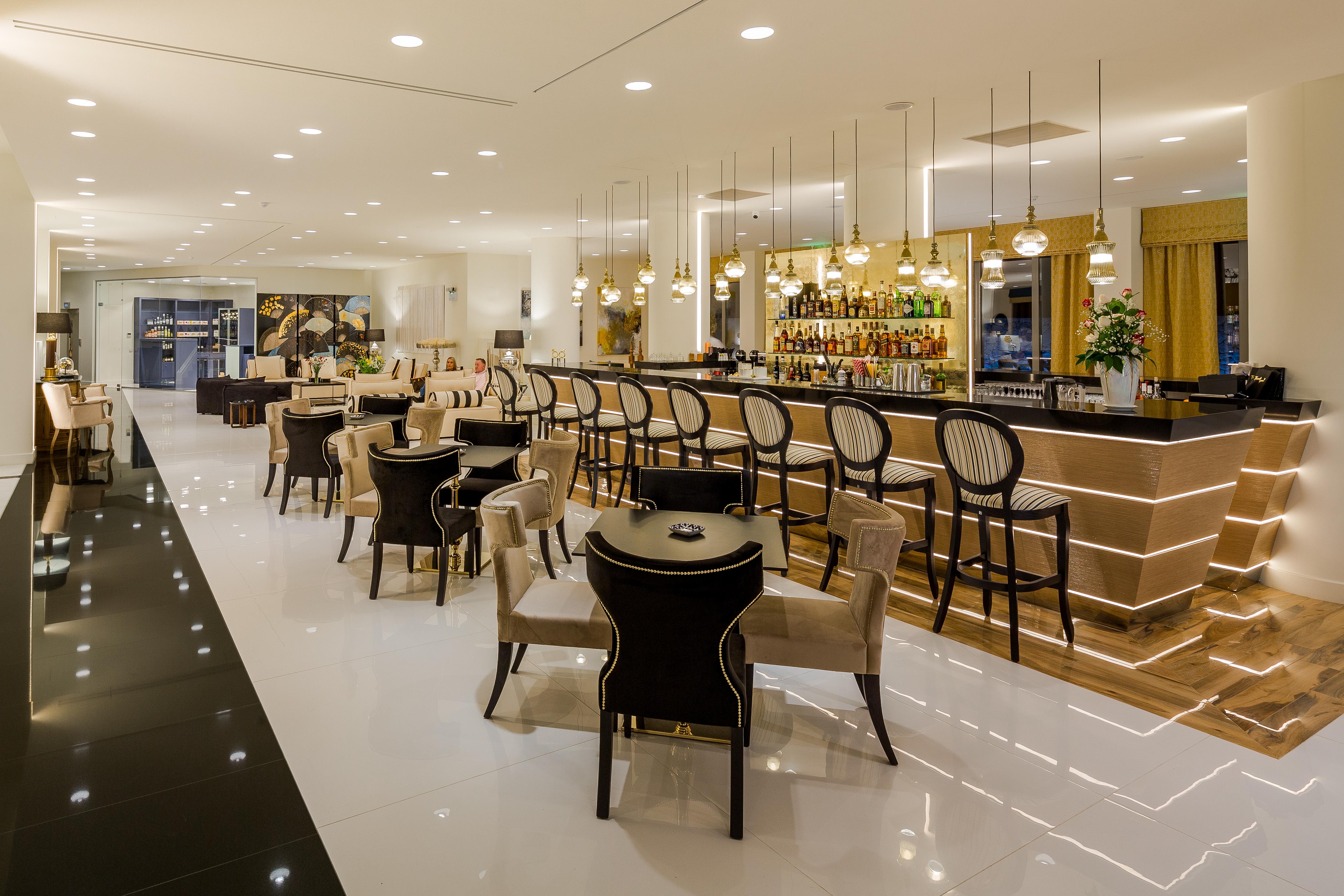 Rodostamo Hotel & Spa- Adults Friendly Kommeno  Exterior photo The bar at the 100 Queen's Gate